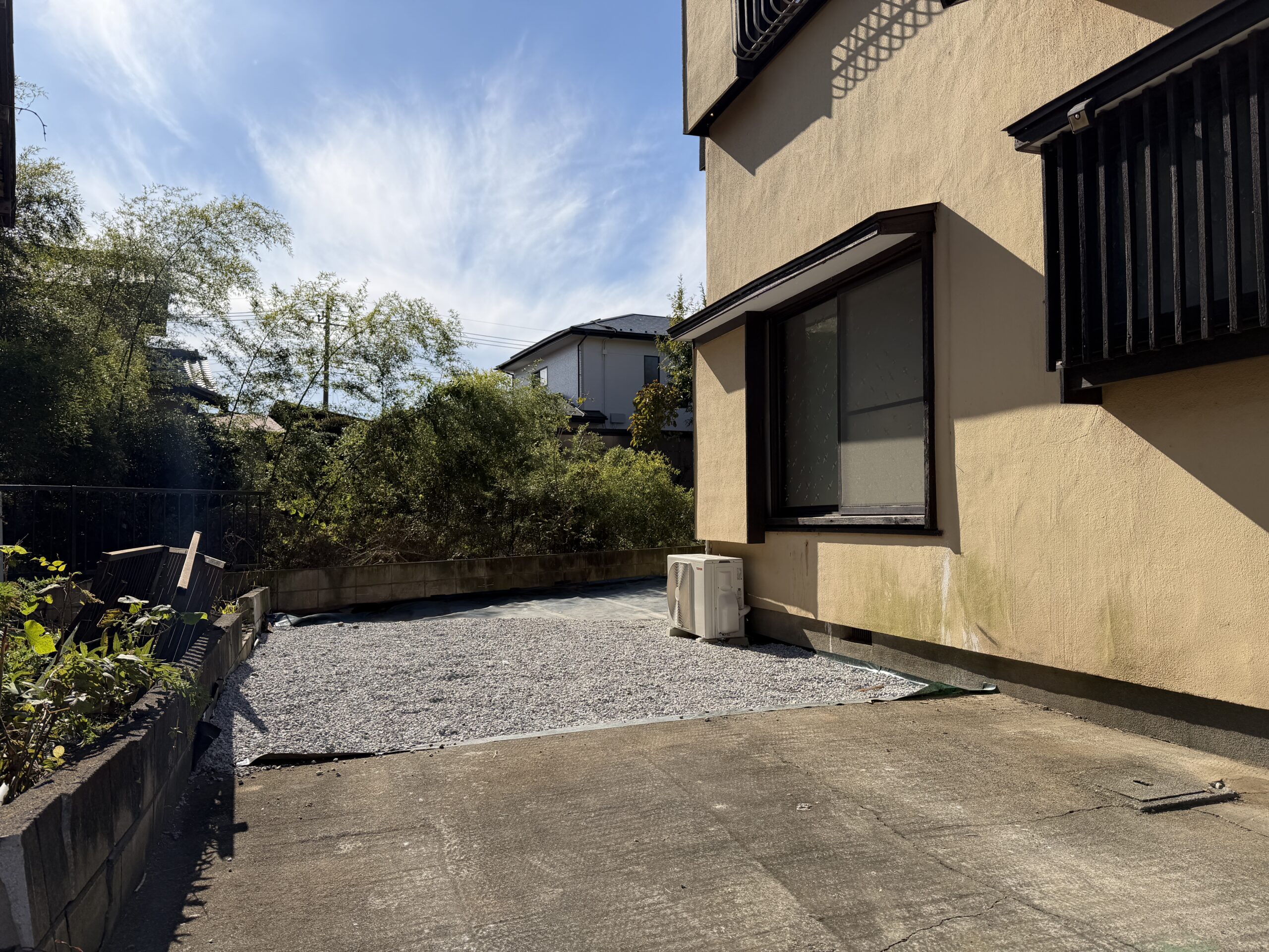 熊谷市西城 再生後の庭 草木を撤去して整地