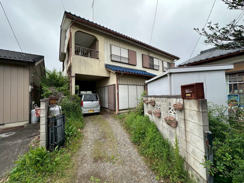 改修前の空き家の外観