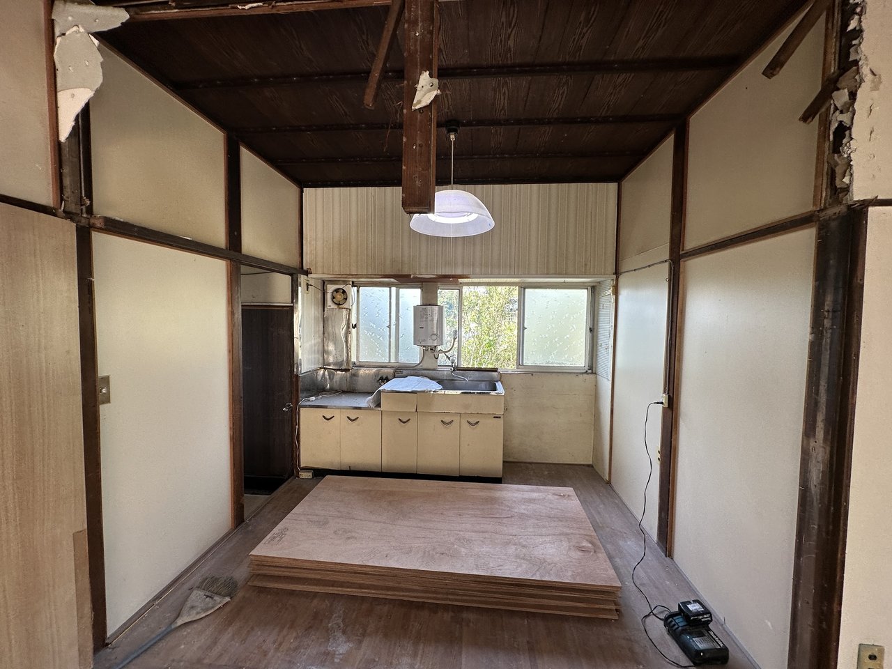 戸建てのキッチン(買取前)